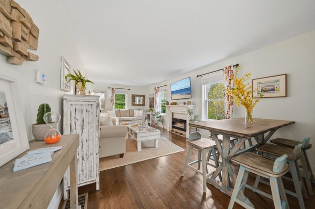 55 Ridgeview Drive, Falmouth, MA 02540