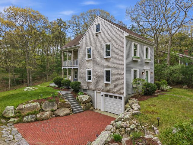 55 Ridgeview Drive, Falmouth, MA 02540