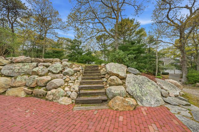 55 Ridgeview Drive, Falmouth, MA 02540