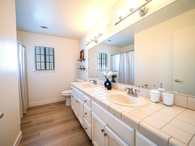 7331 Jonella Way, Redding, CA 96003