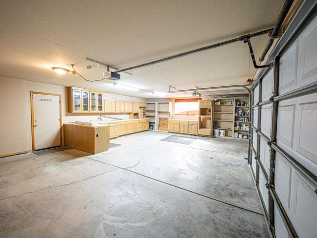 7331 Jonella Way, Redding, CA 96003