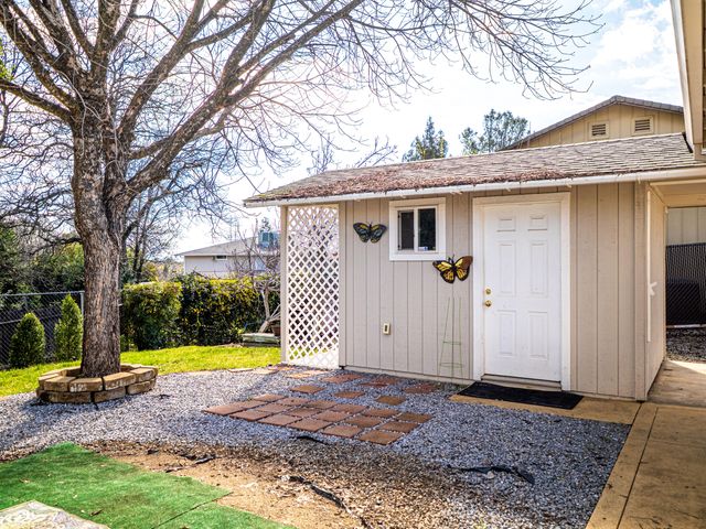 7331 Jonella Way, Redding, CA 96003