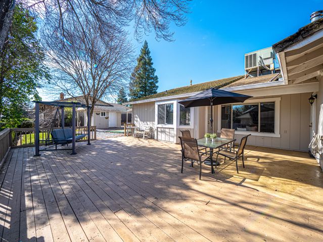 7331 Jonella Way, Redding, CA 96003