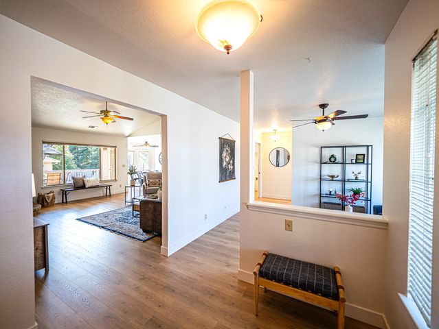 7331 Jonella Way, Redding, CA 96003