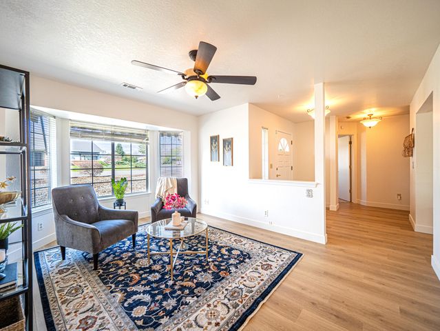 7331 Jonella Way, Redding, CA 96003