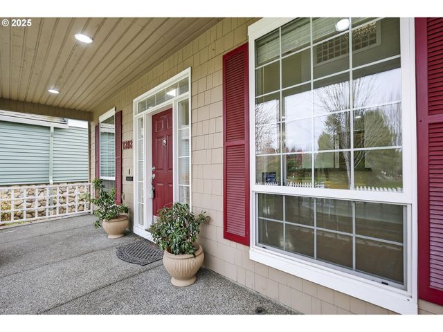 1202 Ne PARKS EDGE Cir, Hillsboro, OR 97124