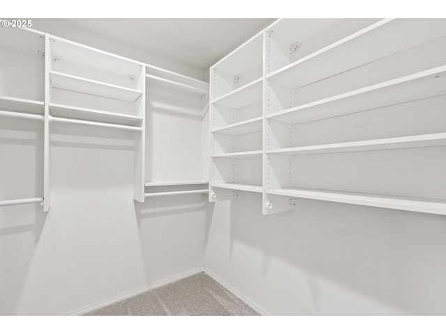 1202 Ne PARKS EDGE Cir, Hillsboro, OR 97124
