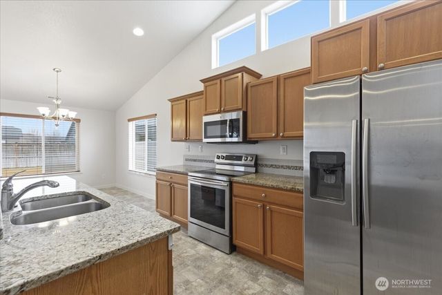 1341 E Landon Street, Moses Lake, WA 98837