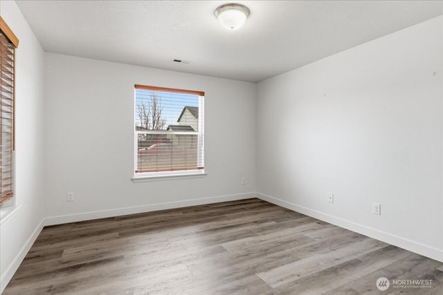 1341 E Landon Street, Moses Lake, WA 98837