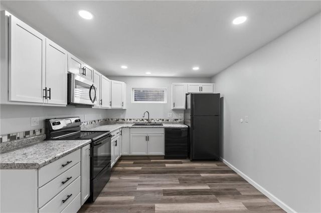1120 NE Banner Drive, Lee's Summit, MO 64086