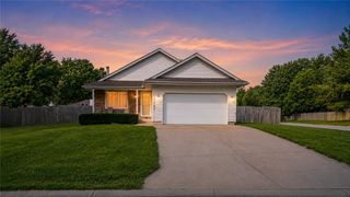 1120 NE Banner Drive, Lee's Summit, MO 64086