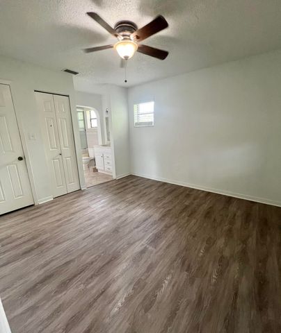 6061 Shaker Wood Circle 201, Tamarac, FL 33319
