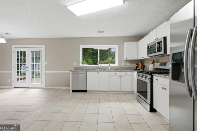 3855 Oak Park Drive, Suwanee, GA 30024