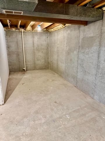 800 SYCAMORE ST, Boonville, MO 65233