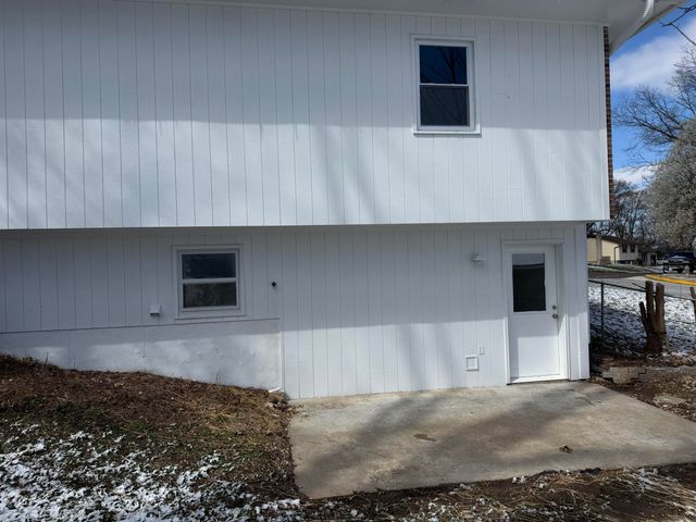 800 SYCAMORE ST, Boonville, MO 65233