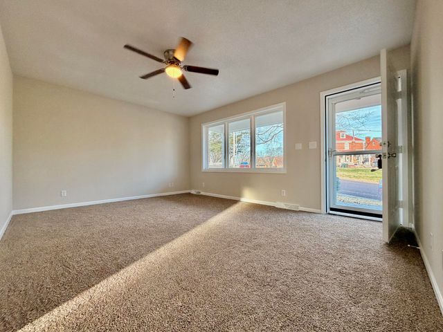 800 SYCAMORE ST, Boonville, MO 65233