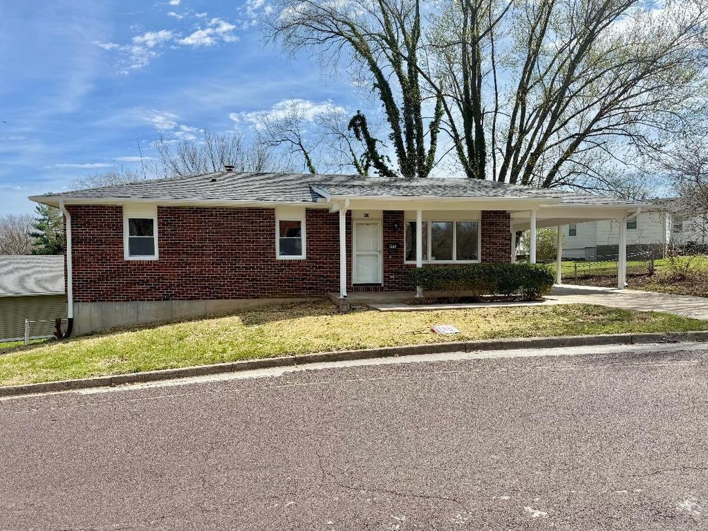 800 SYCAMORE ST, Boonville, MO 65233