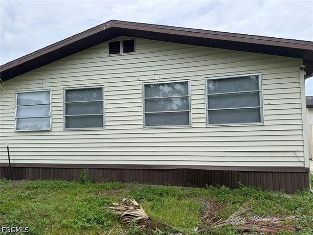 130 Lantern PL, North Fort Myers, FL 33917