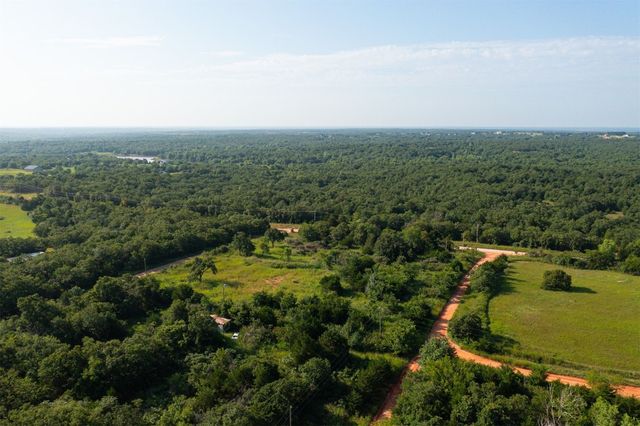 9850 E Charter Oak Road, Guthrie, OK 73044