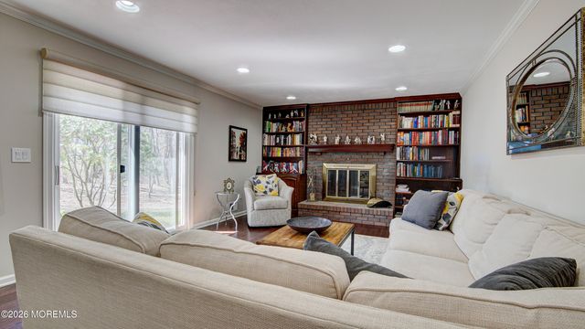 8 Sherman Court, Manalapan, NJ 07726