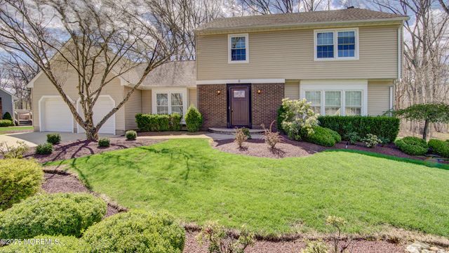8 Sherman Court, Manalapan, NJ 07726