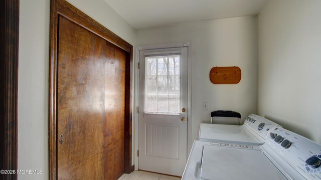 8 Sherman Court, Manalapan, NJ 07726