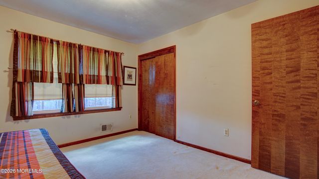 8 Sherman Court, Manalapan, NJ 07726