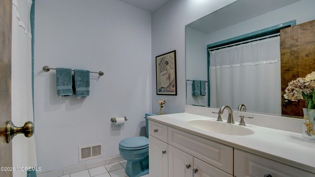 8 Sherman Court, Manalapan, NJ 07726