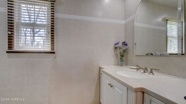 8 Sherman Court, Manalapan, NJ 07726