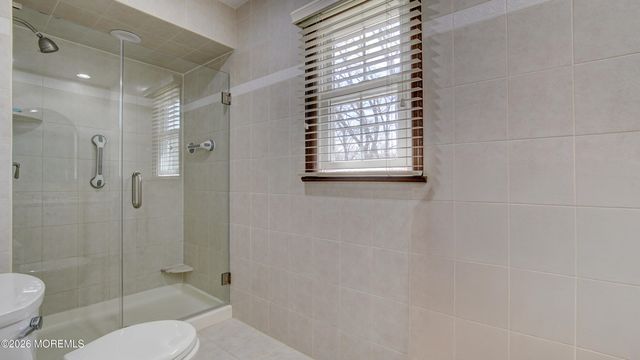 8 Sherman Court, Manalapan, NJ 07726