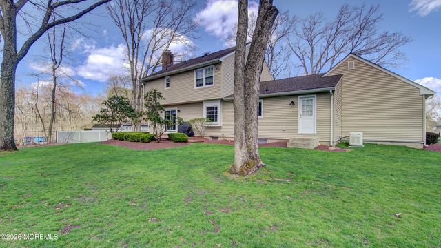 8 Sherman Court, Manalapan, NJ 07726