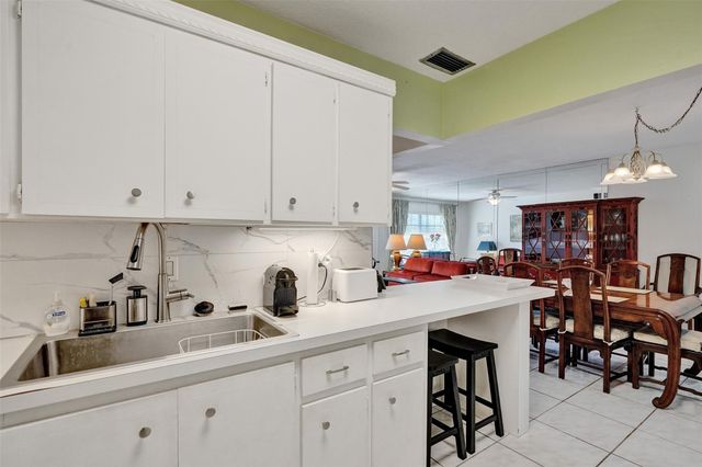 6750 NE 21st Road 123, Fort Lauderdale, FL 33308