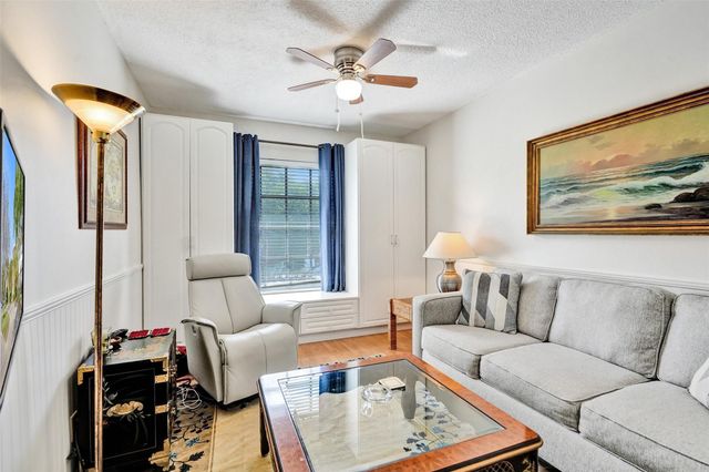 6750 NE 21st Road 123, Fort Lauderdale, FL 33308