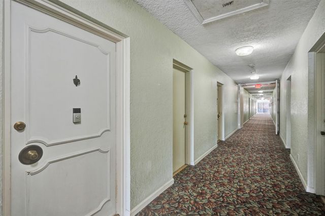 6750 NE 21st Road 123, Fort Lauderdale, FL 33308