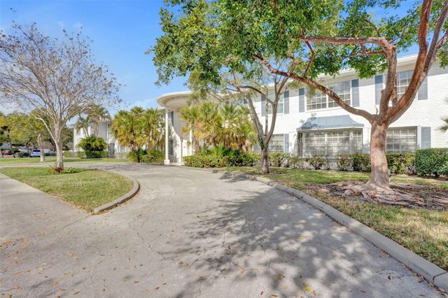 6750 NE 21st Road 123, Fort Lauderdale, FL 33308