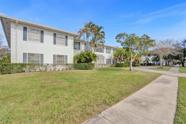6750 NE 21st Road 123, Fort Lauderdale, FL 33308