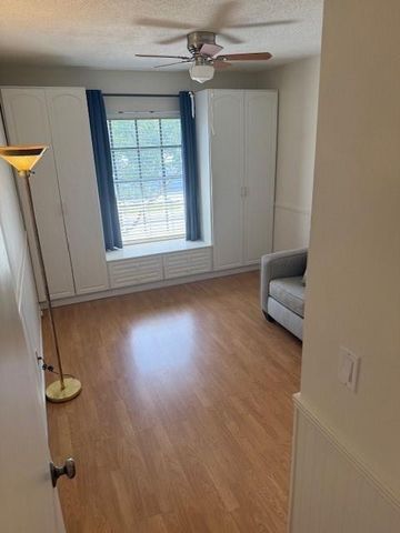 6750 NE 21st Road 123, Fort Lauderdale, FL 33308