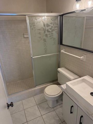 6750 NE 21st Road 123, Fort Lauderdale, FL 33308