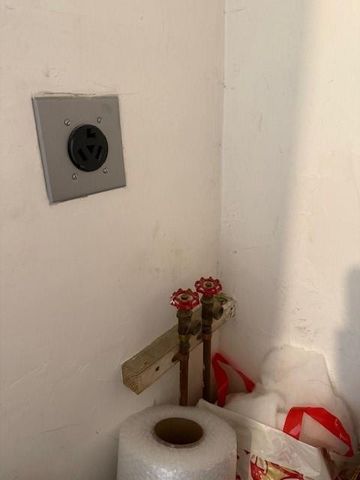 6750 NE 21st Road 123, Fort Lauderdale, FL 33308