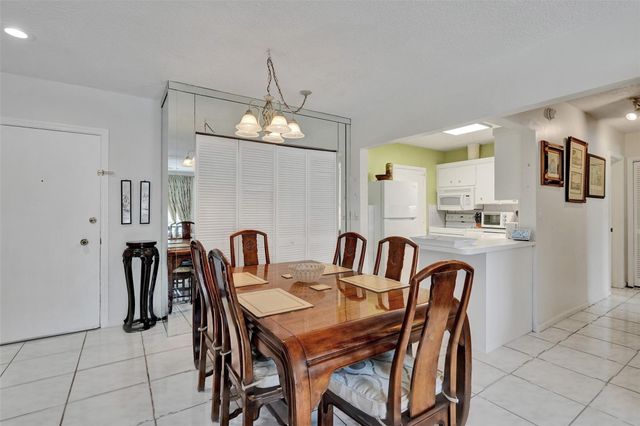 6750 NE 21st Road 123, Fort Lauderdale, FL 33308