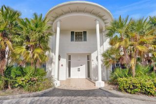 6750 NE 21st Road 123, Fort Lauderdale, FL 33308