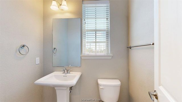 2027 Harvey Mitchell Parkway S, College Station, TX 77840