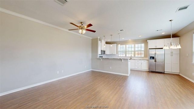 2027 Harvey Mitchell Parkway S, College Station, TX 77840