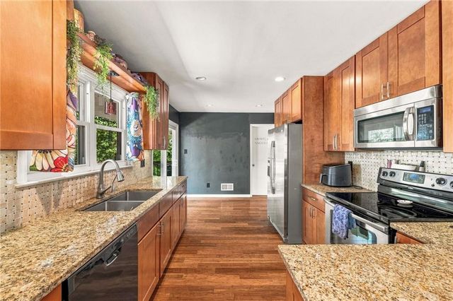 3706 N Grand Avenue, Kansas City, MO 64116