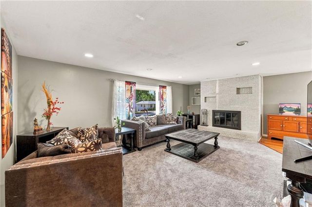 3706 N Grand Avenue, Kansas City, MO 64116