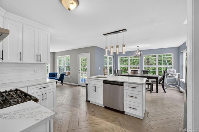 5 Red Tail Court, Pawling, NY 12564