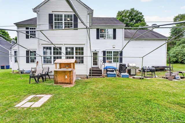 5 Red Tail Court, Pawling, NY 12564