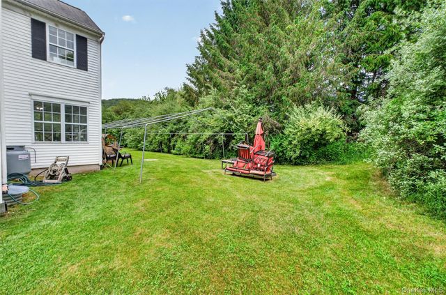 5 Red Tail Court, Pawling, NY 12564