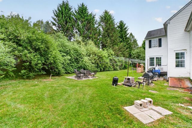 5 Red Tail Court, Pawling, NY 12564