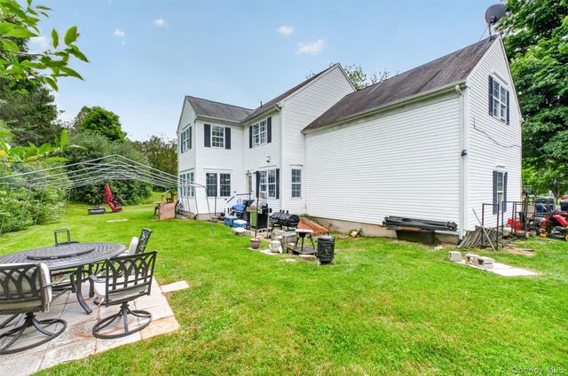 5 Red Tail Court, Pawling, NY 12564